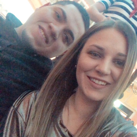 Meet your Posher, Kelsey - Picture 2 of 2